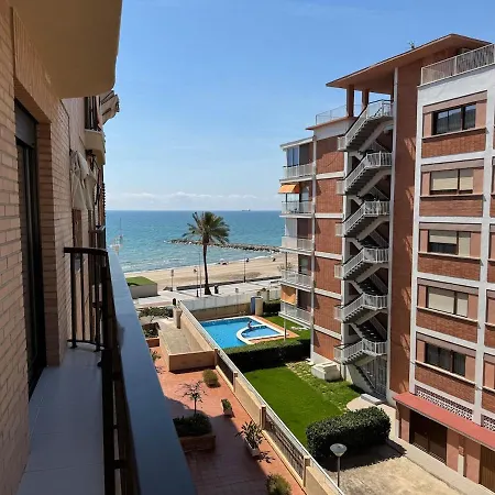 Appartement Beachfront With A Pool *